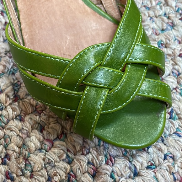 Open toed wedge - Picture 3 of 5